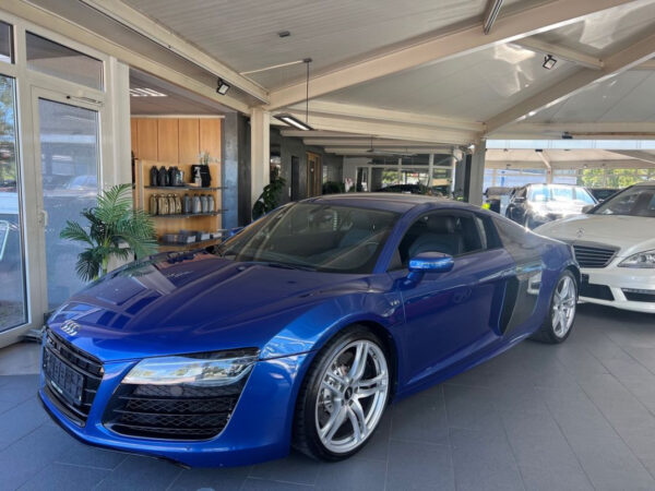 AUDI R8