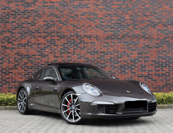 PORSCHE 911 CARRERA COUPE
