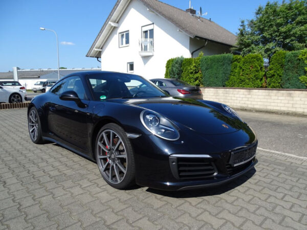 PORSCHE 911 CARRERA COUPE