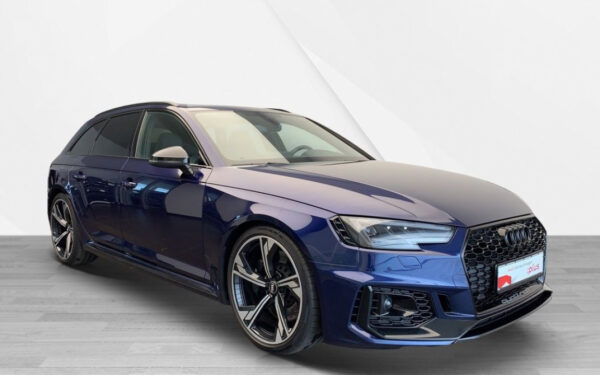 AUDI RS4 AVANT