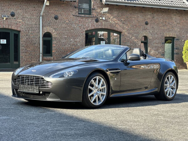 ASTON MARTIN VANTAGE