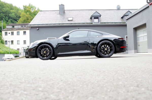 PORSCHE 911 CARRERA COUPE 992