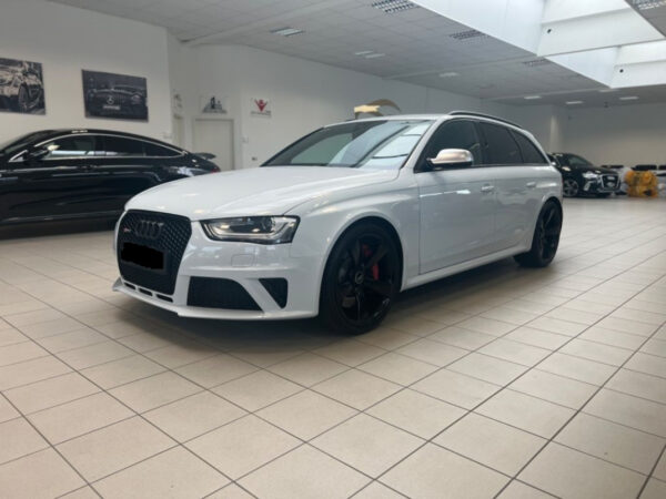 AUDI RS4 AVANT