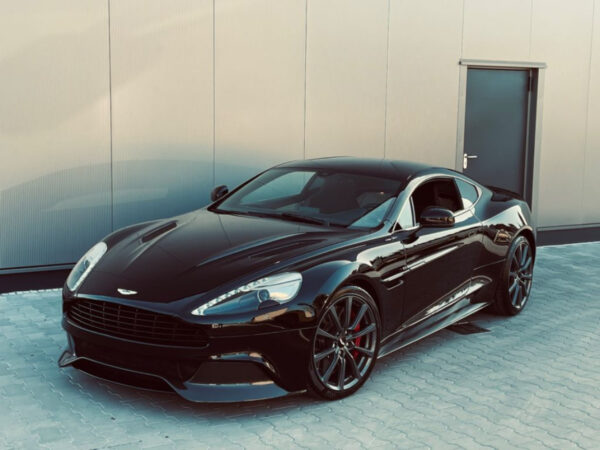 ASTON MARTIN VANQUISH