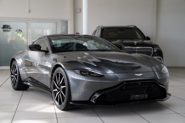 ASTON MARTIN VANTAGE