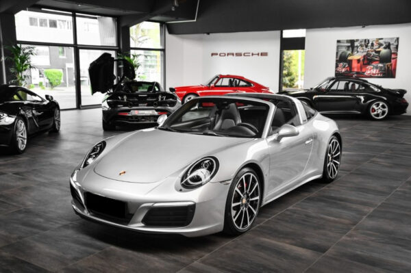 PORSCHE 911 TARGA