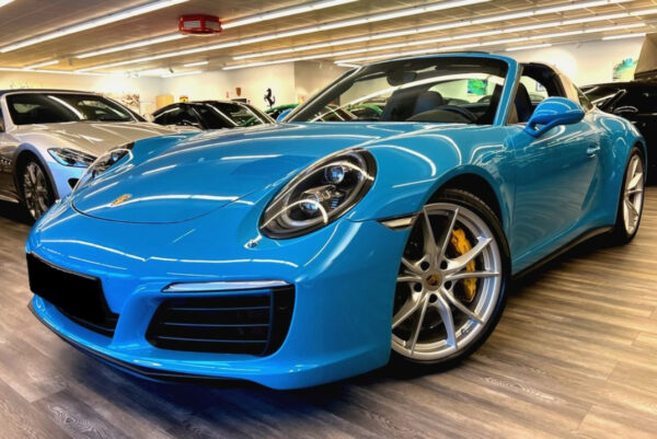 PORSCHE 911 TARGA