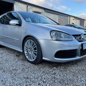 VOLKSWAGEN GOLF R32