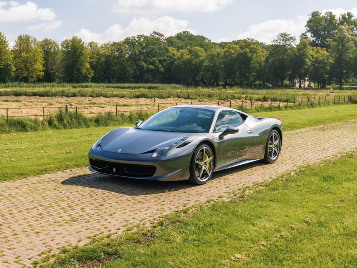 FERRARI 458 ITALIA