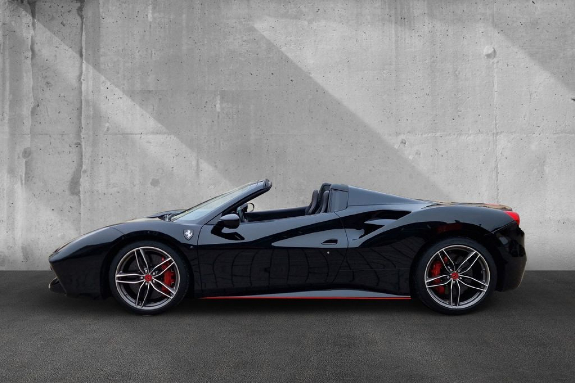FERRARI 488 SPIDER