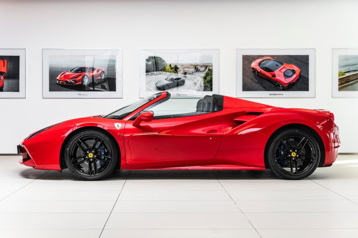 FERRARI 488 SPIDER