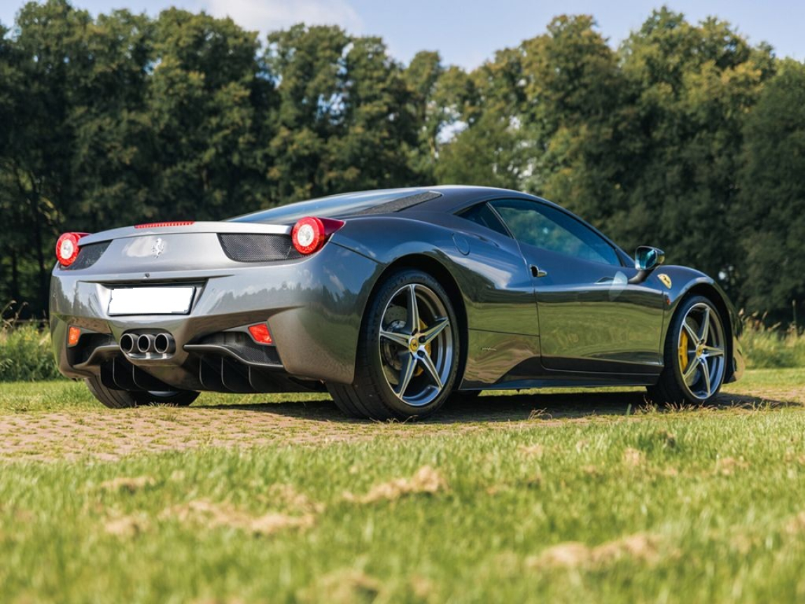 FERRARI 458 ITALIA