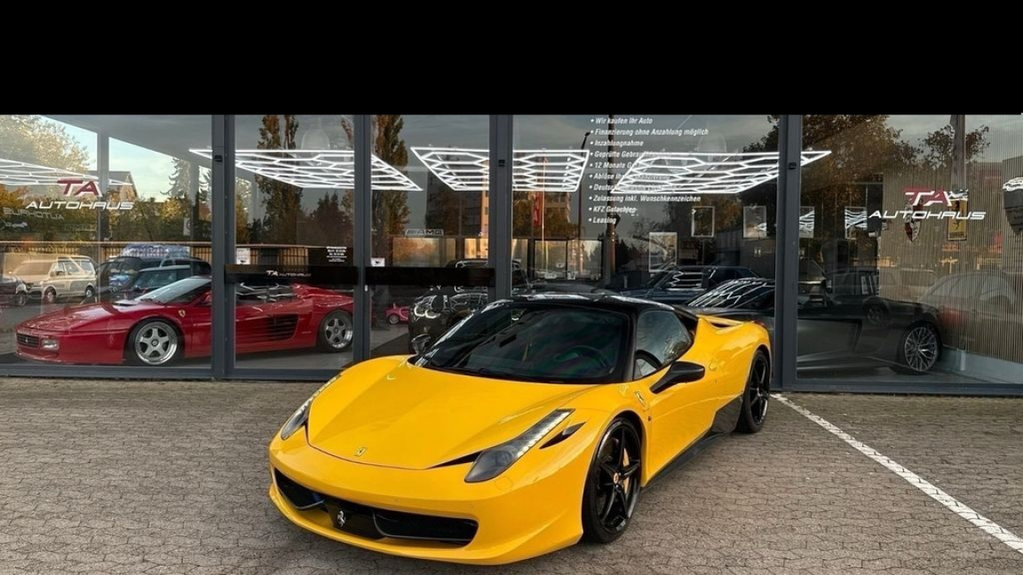 FERRARI 458 ITALIA
