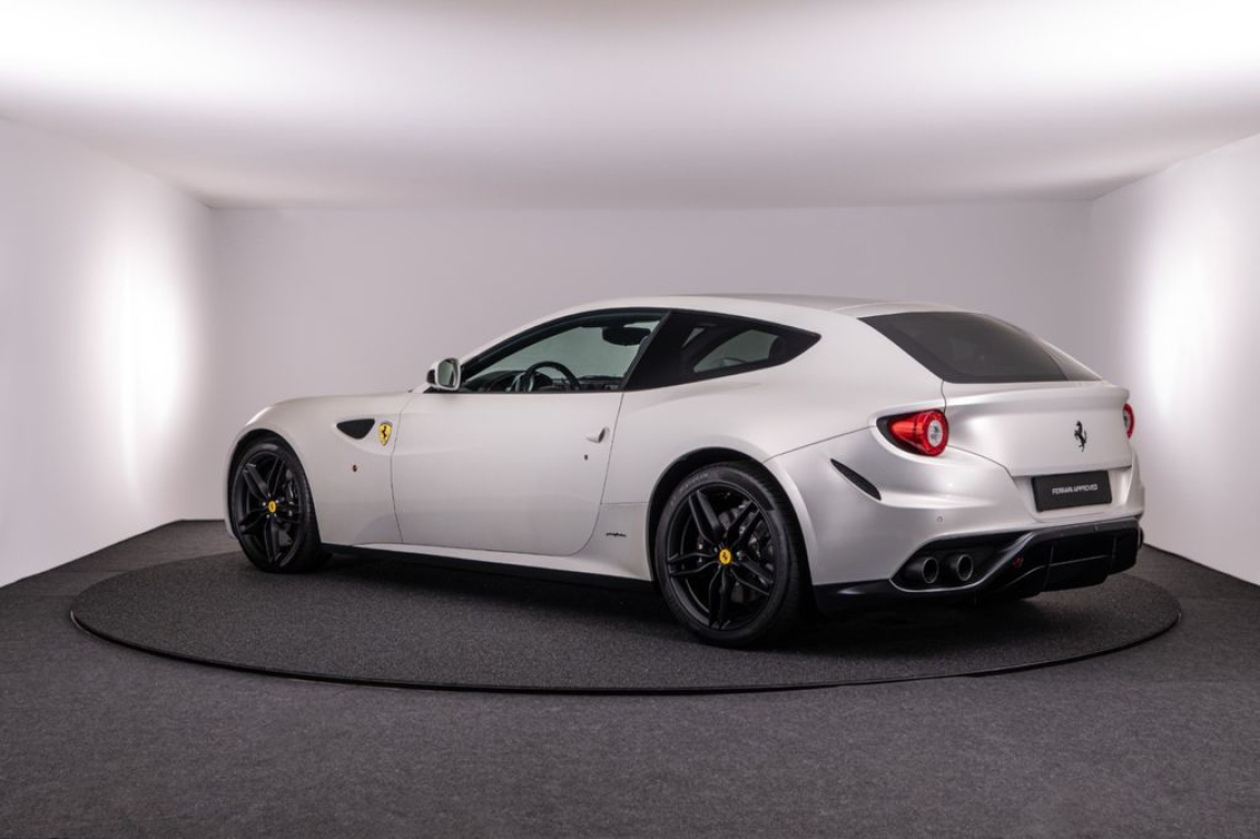 FERRARI FF