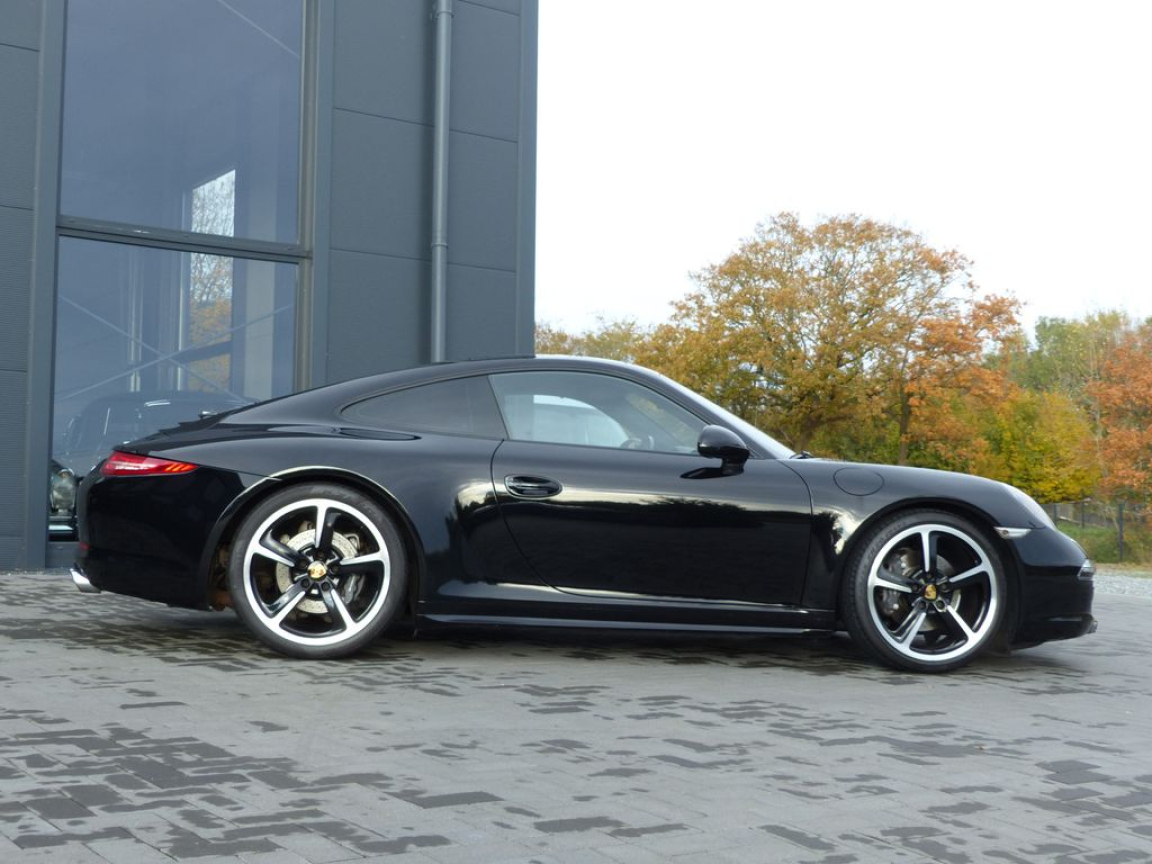 PORSCHE 911 CARRERA COUPE