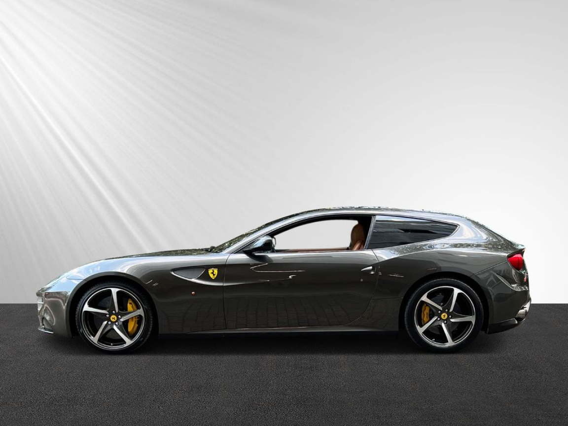 FERRARI FF
