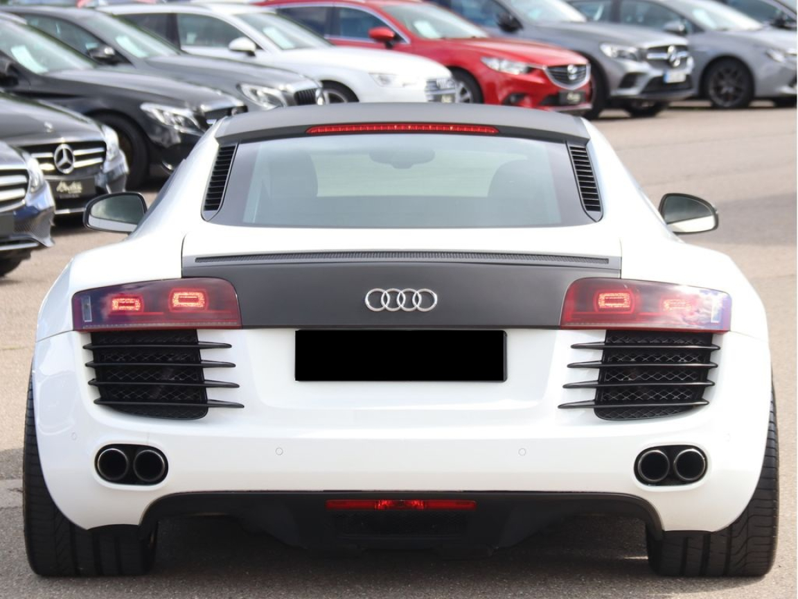 AUDI R8