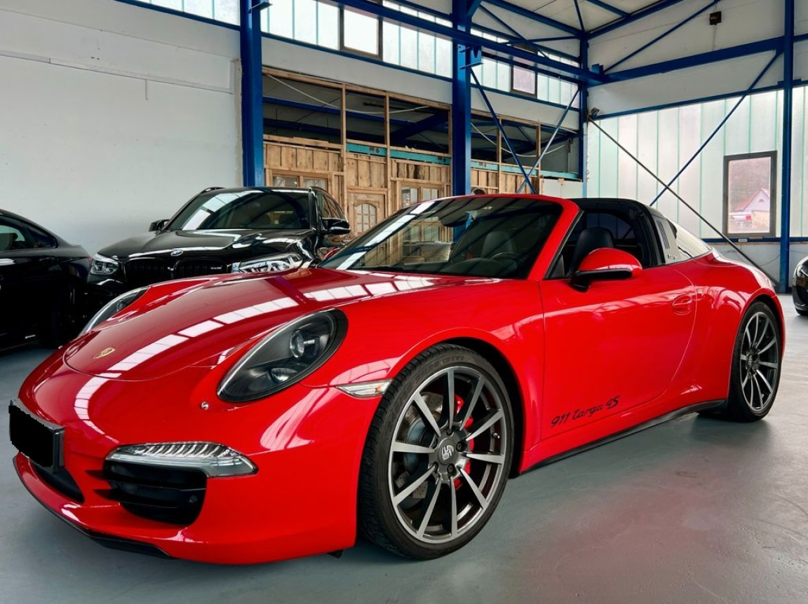 PORSCHE 911 TARGA