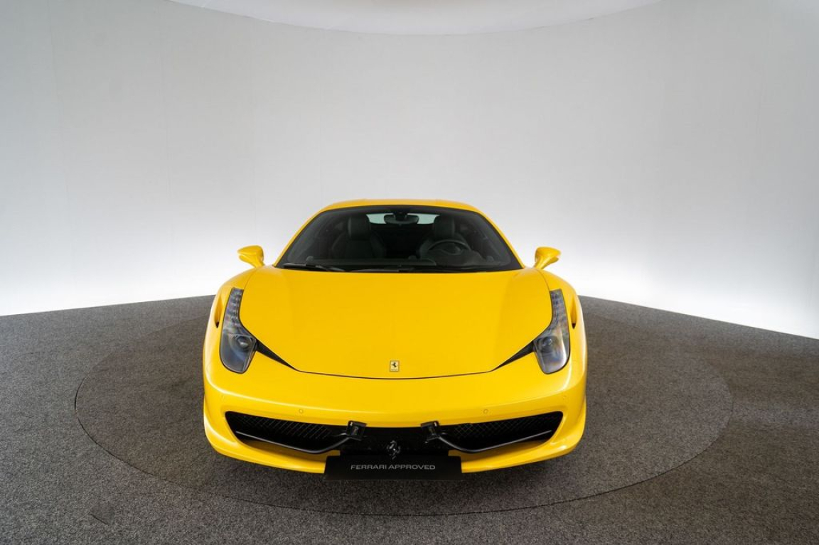 FERRARI 458 ITALIA