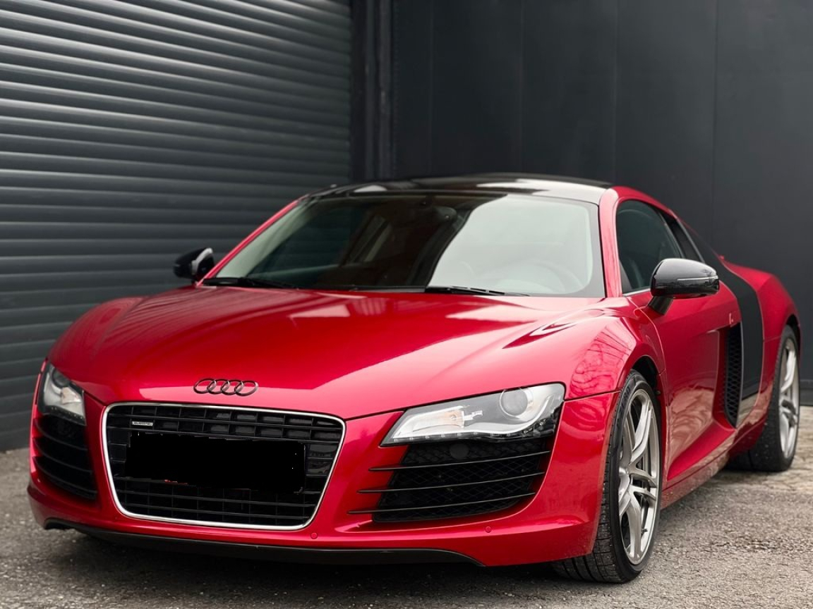 AUDI R8