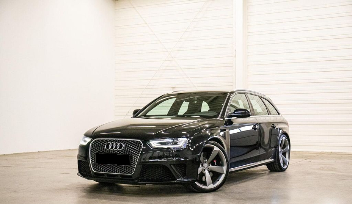 AUDI RS4 AVANT