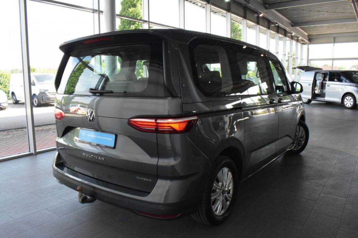 VOLKSWAGEN MULTIVAN