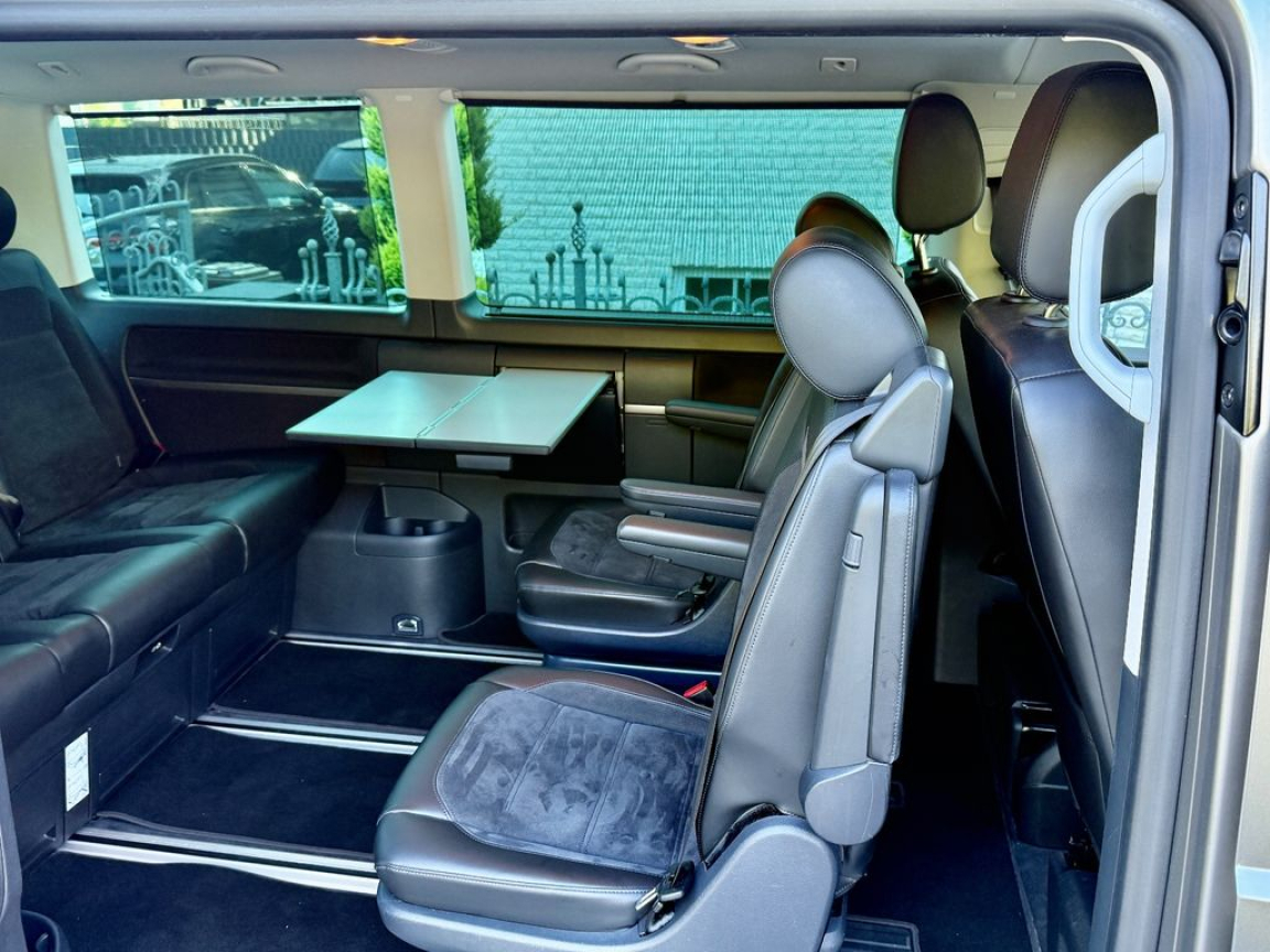 VOLKSWAGEN MULTIVAN