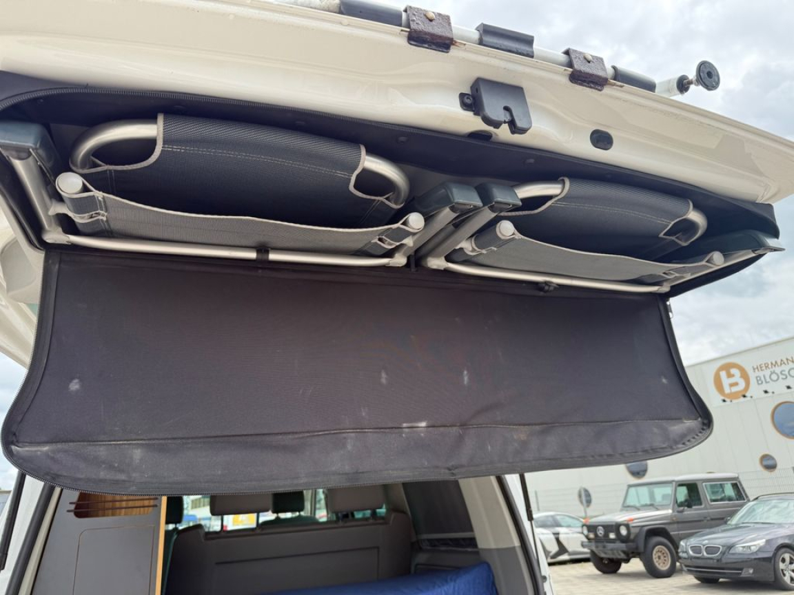 VOLKSWAGEN CALIFORNIA BEACH