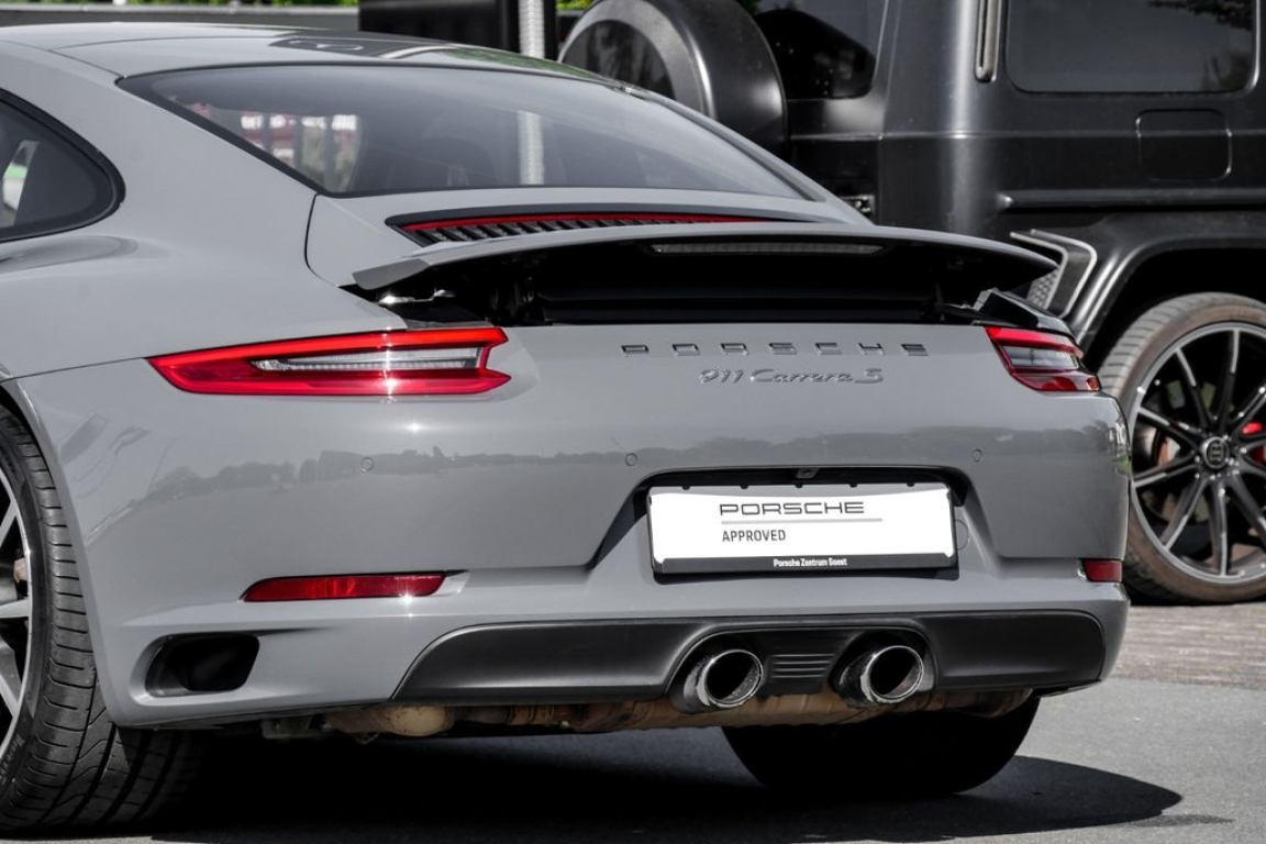 PORSCHE 911 CARRERA COUPE