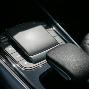 MERCEDES EQA