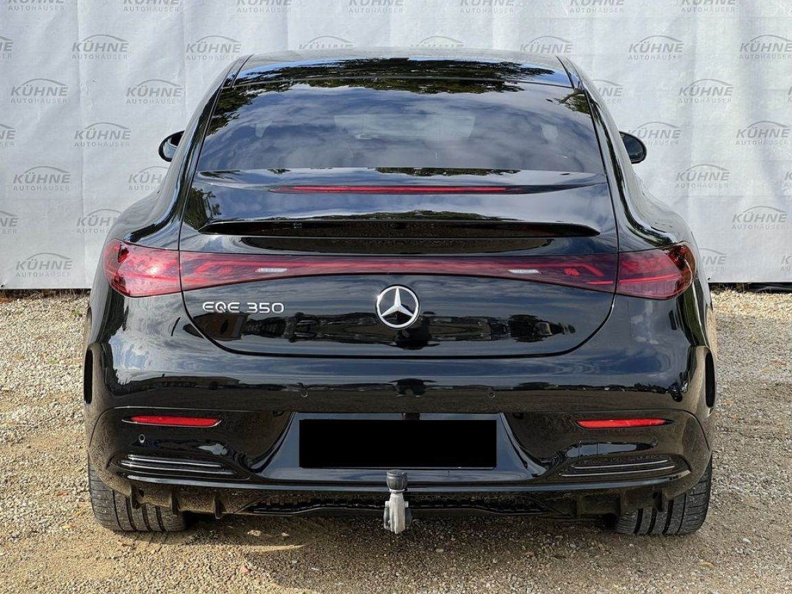 MERCEDES EQE