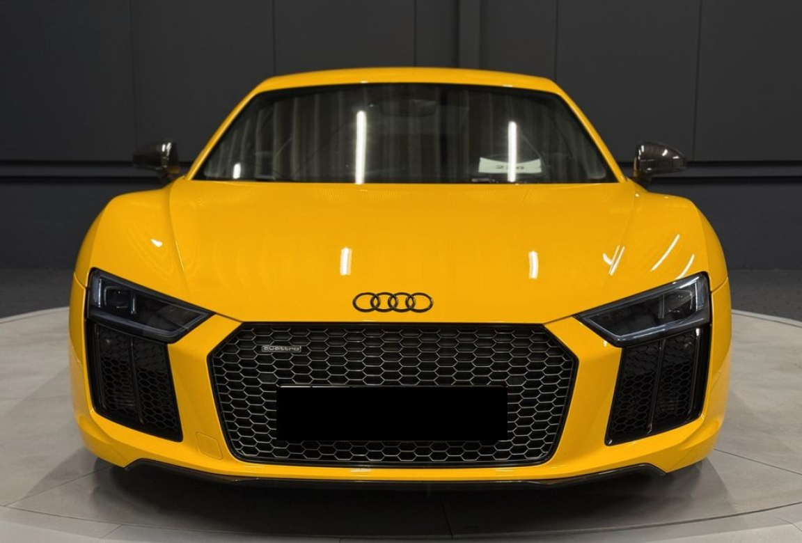 AUDI R8