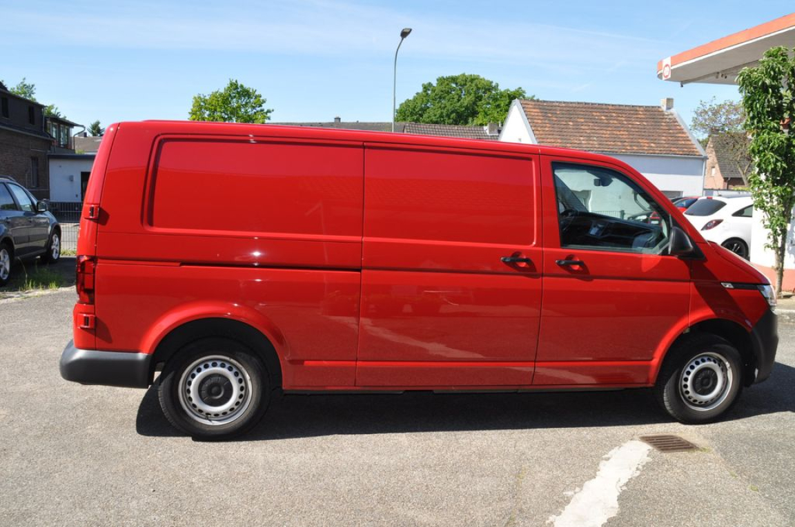 VOLKSWAGEN TRANSPORTER 6.1 VAN