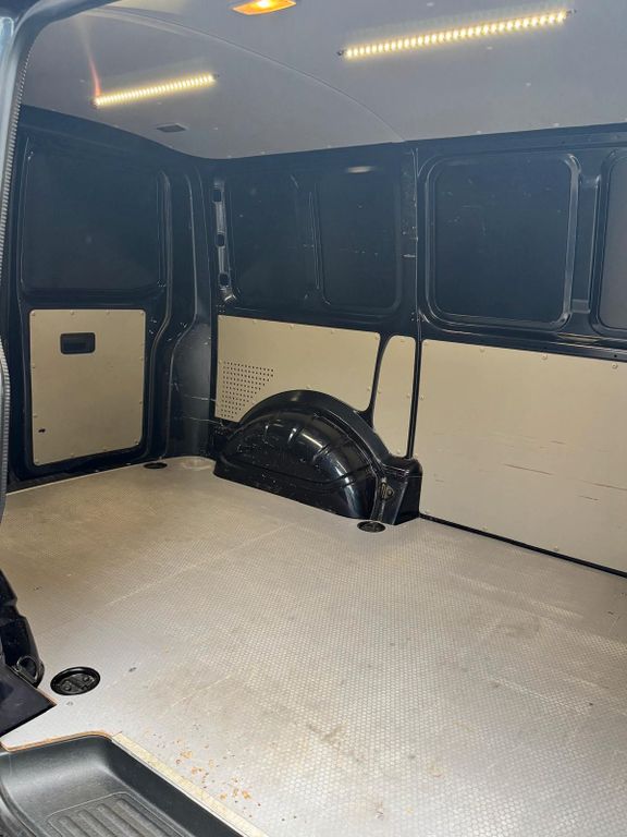VOLKSWAGEN TRANSPORTER FOURGON