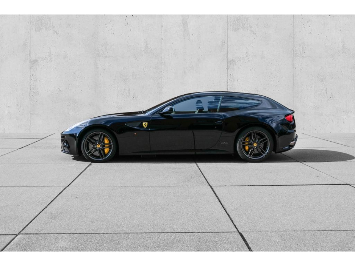 FERRARI FF