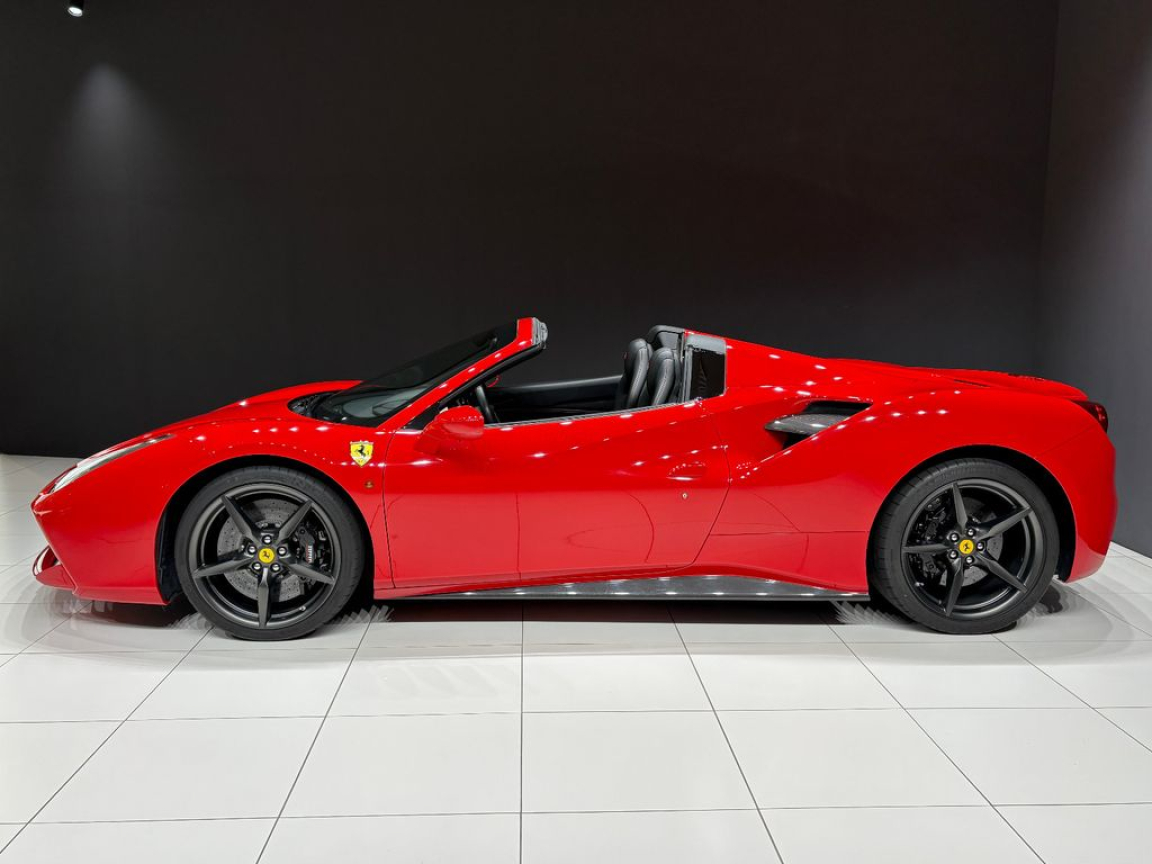 FERRARI 488 SPIDER
