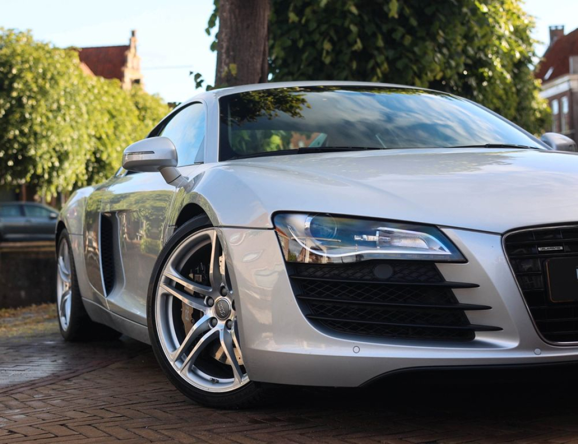 AUDI R8