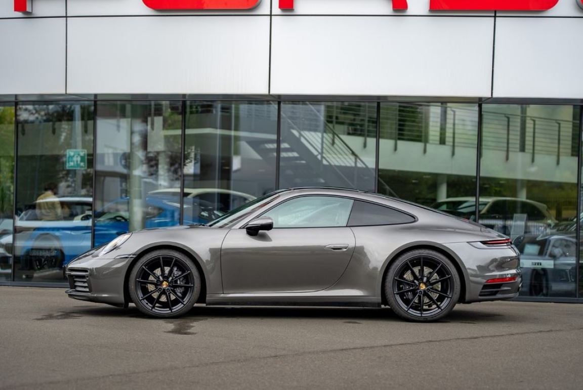 PORSCHE 911 CARRERA COUPE 992