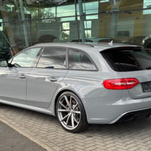 AUDI RS4 AVANT