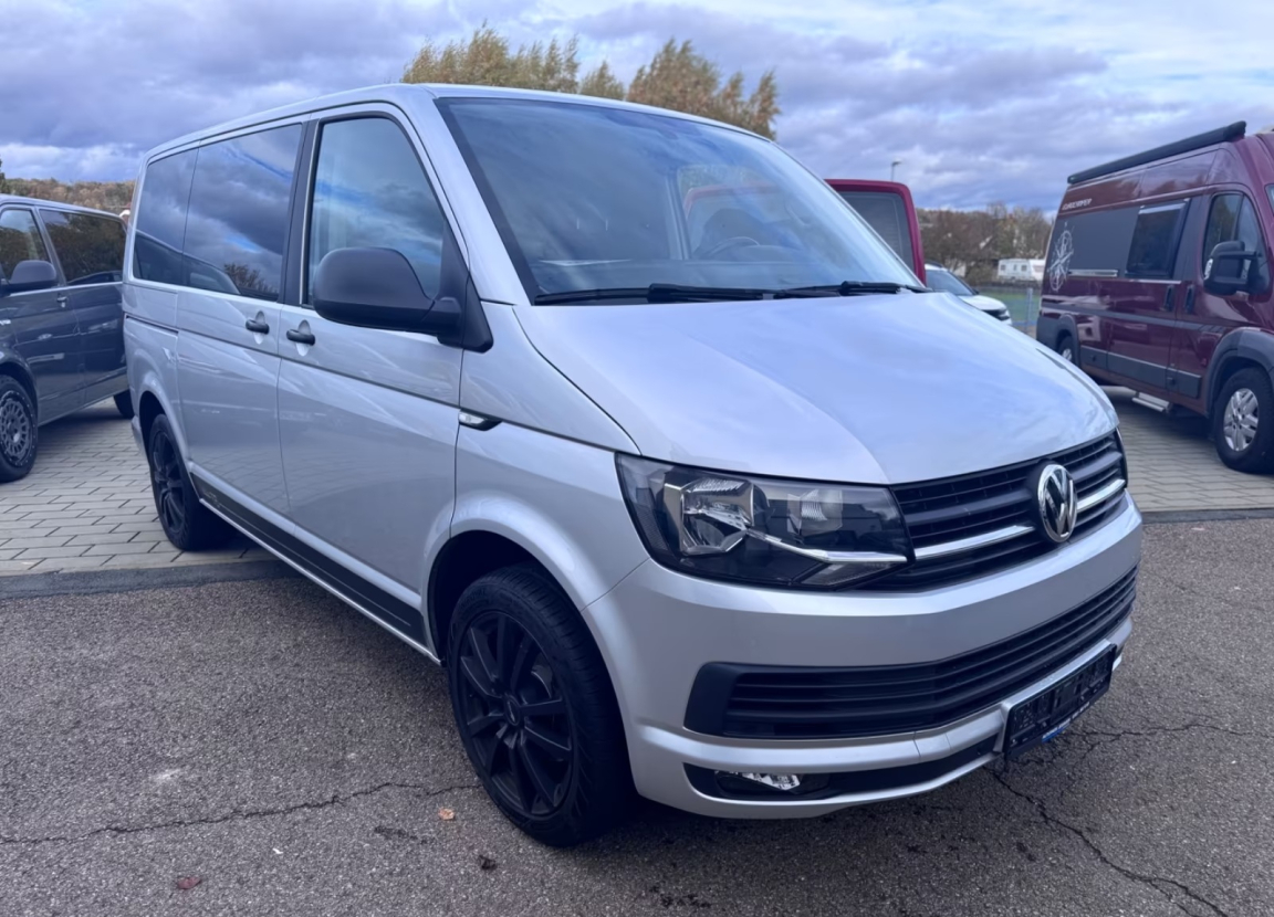 VOLKSWAGEN MULTIVAN