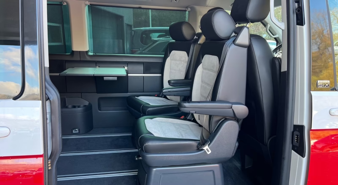 VOLKSWAGEN MULTIVAN