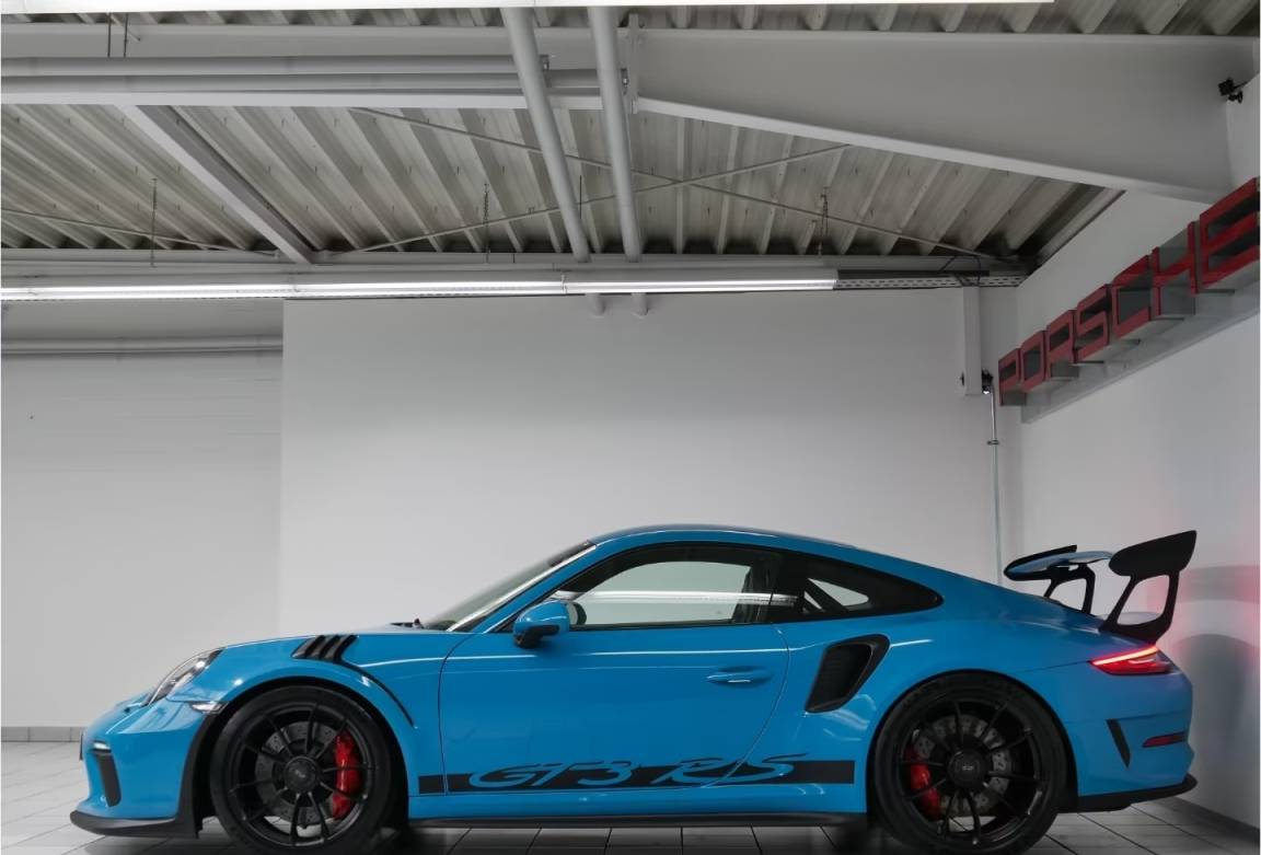 PORSCHE 911 GT3 RS