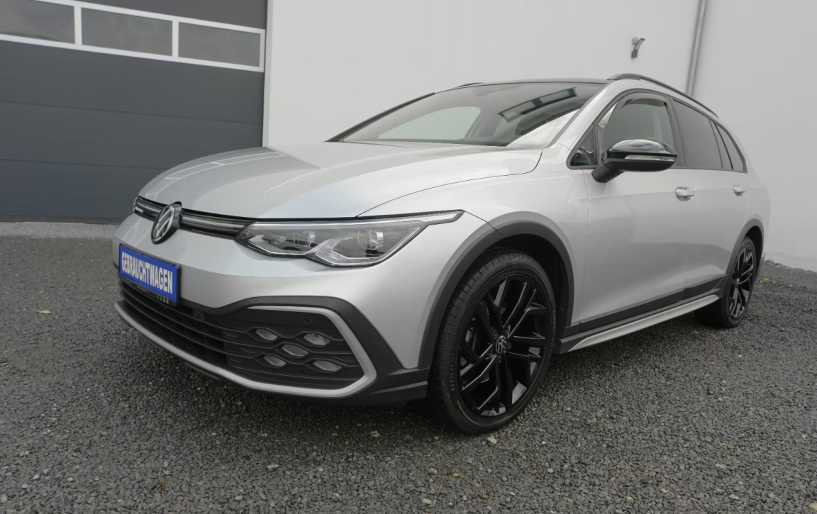 VOLKSWAGEN GOLF SW