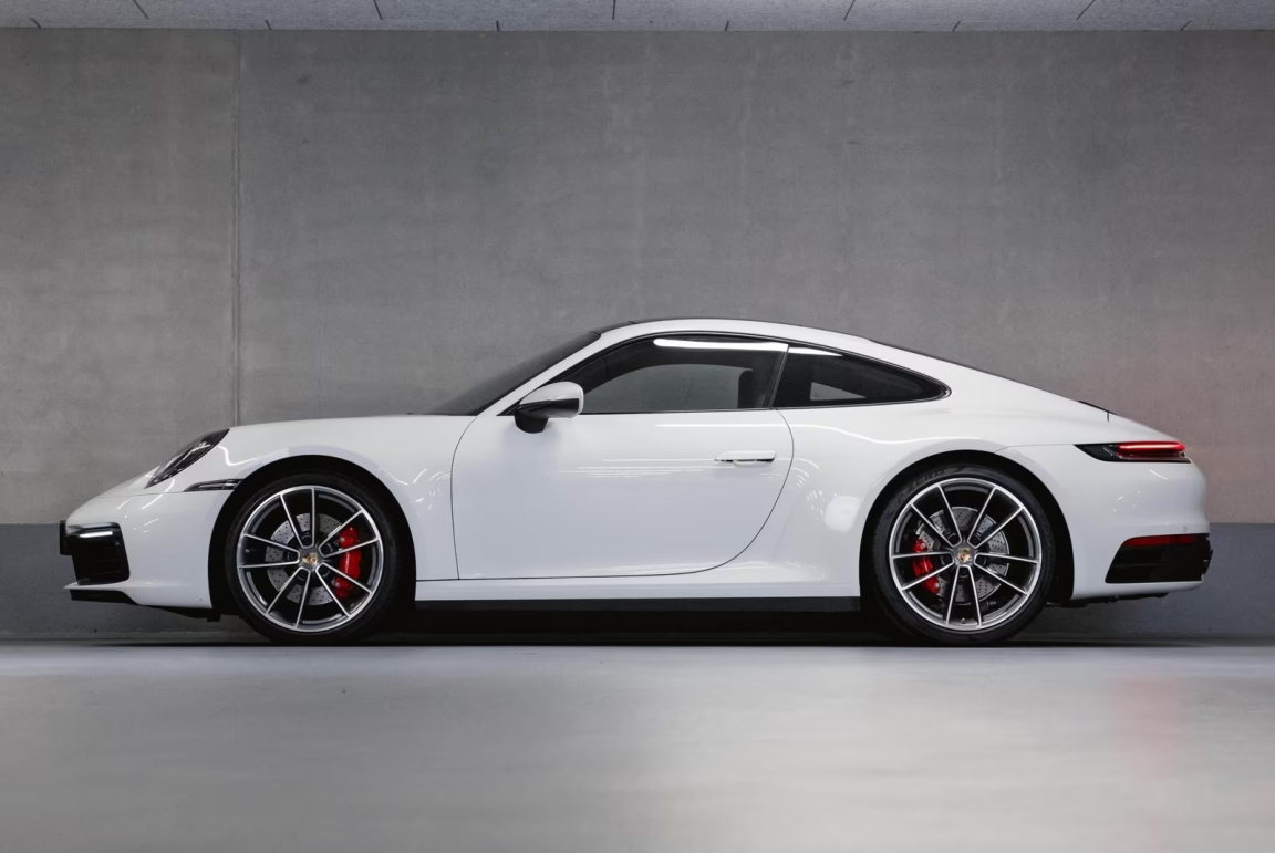 PORSCHE 911 CARRERA COUPE 992