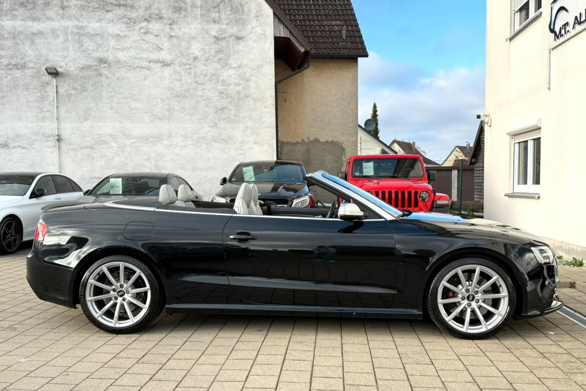 AUDI RS5 CABRIOLET