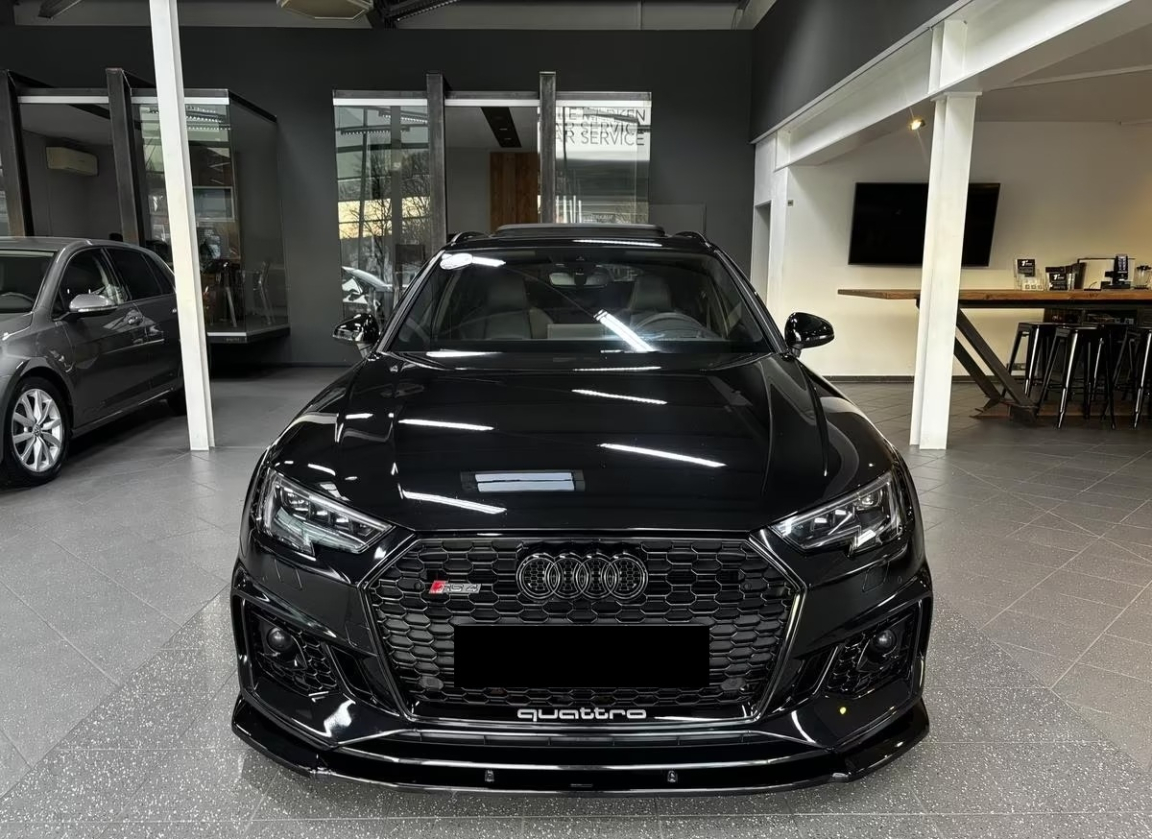 AUDI RS4 AVANT