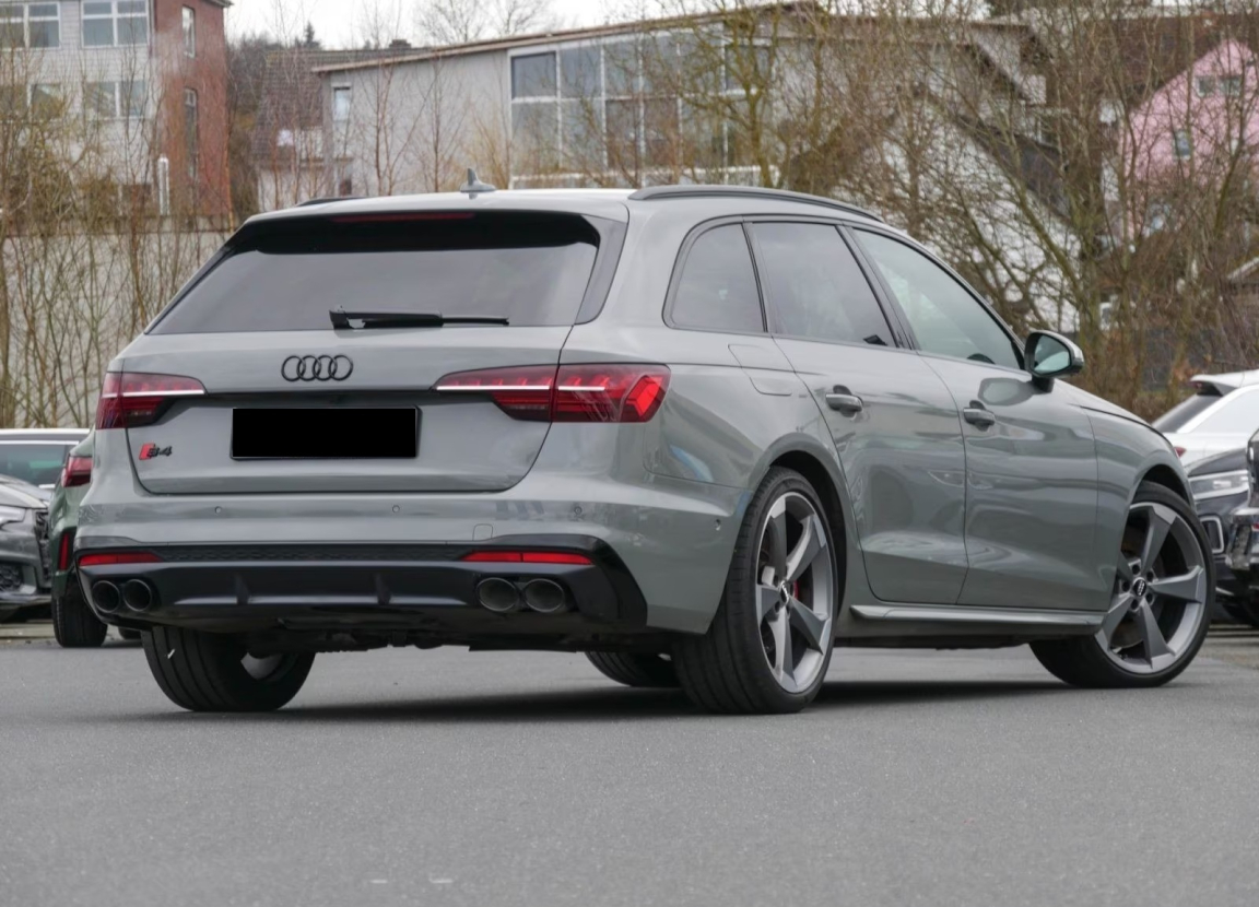 AUDI S4 AVANT