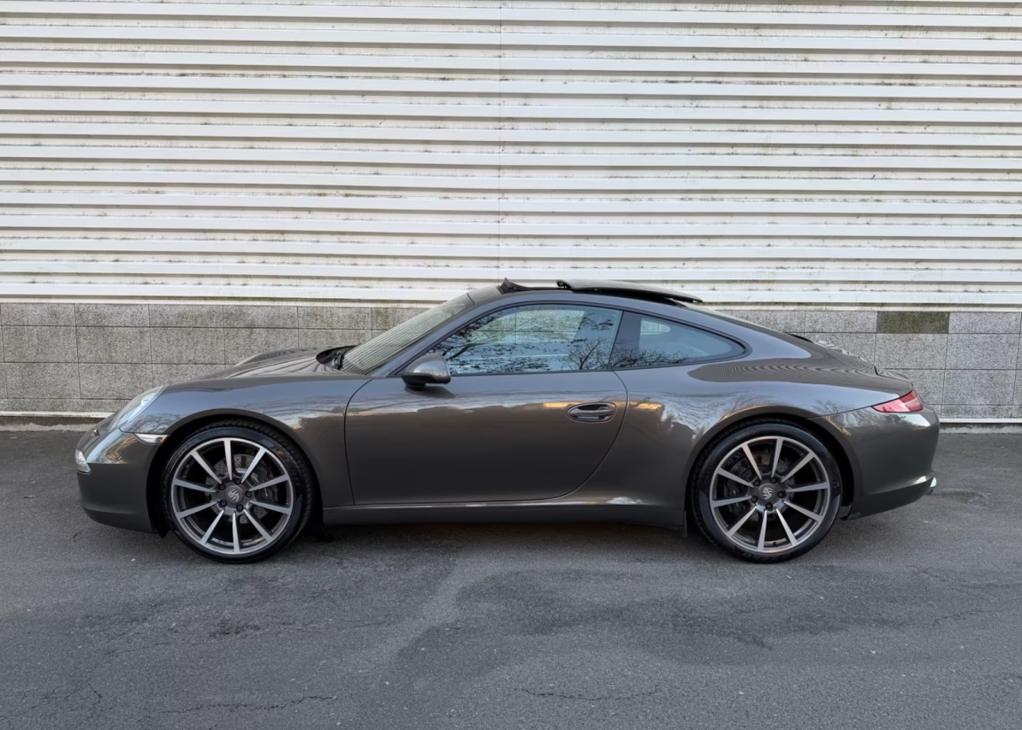 PORSCHE 911 CARRERA COUPE
