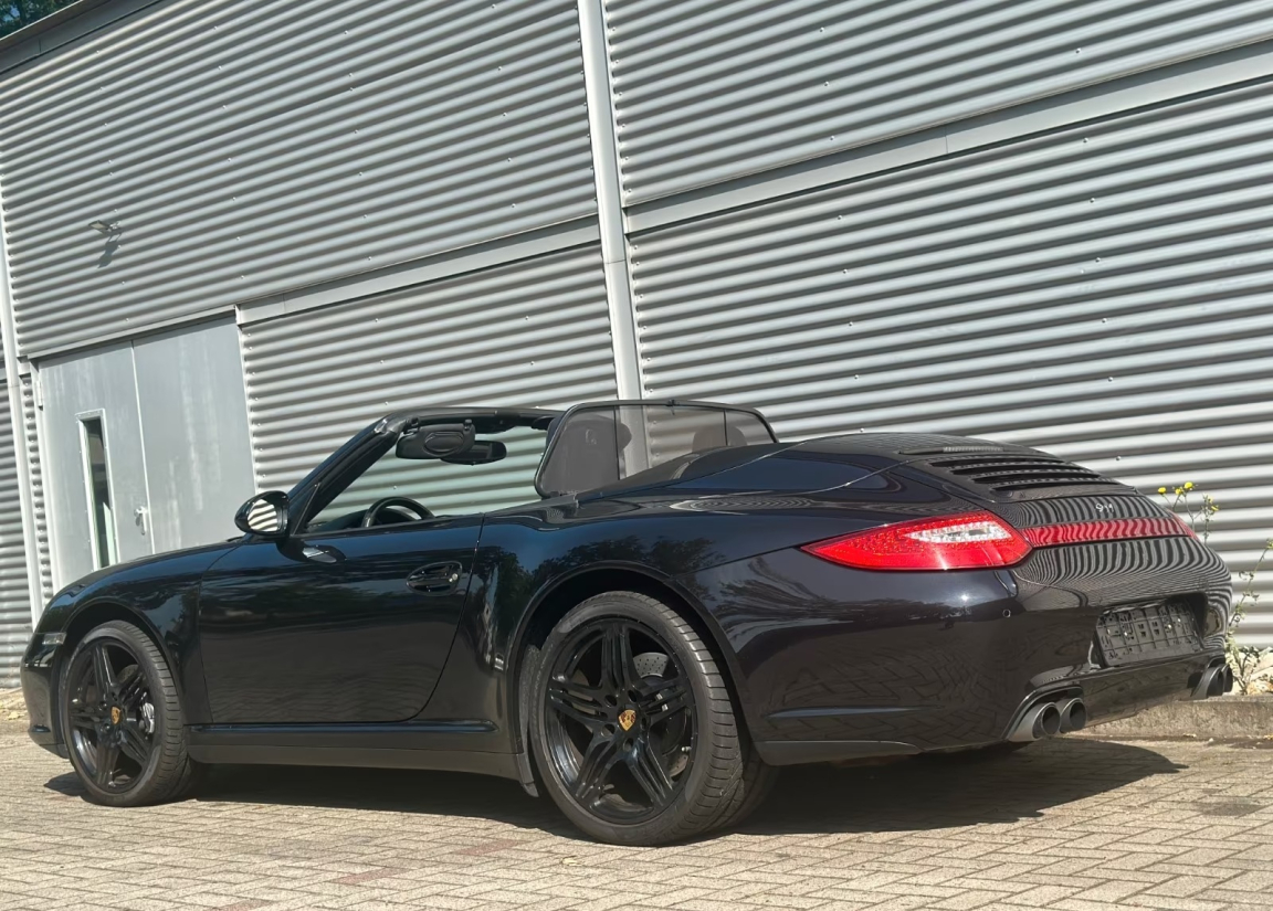 PORSCHE 911 CARRERA 4 CABRIOLET 997